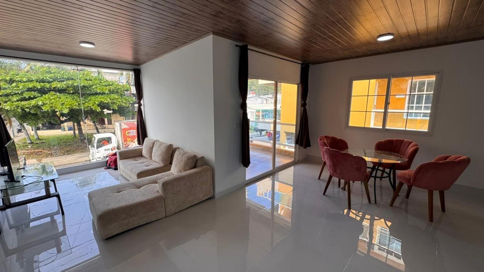Apartment Sweet Island